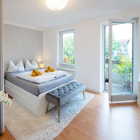 Schlosskoenig - Modernes & Zentrales Apartment Mit Balkon Und Arbeitsplatz Schwerin  Bagian luar foto