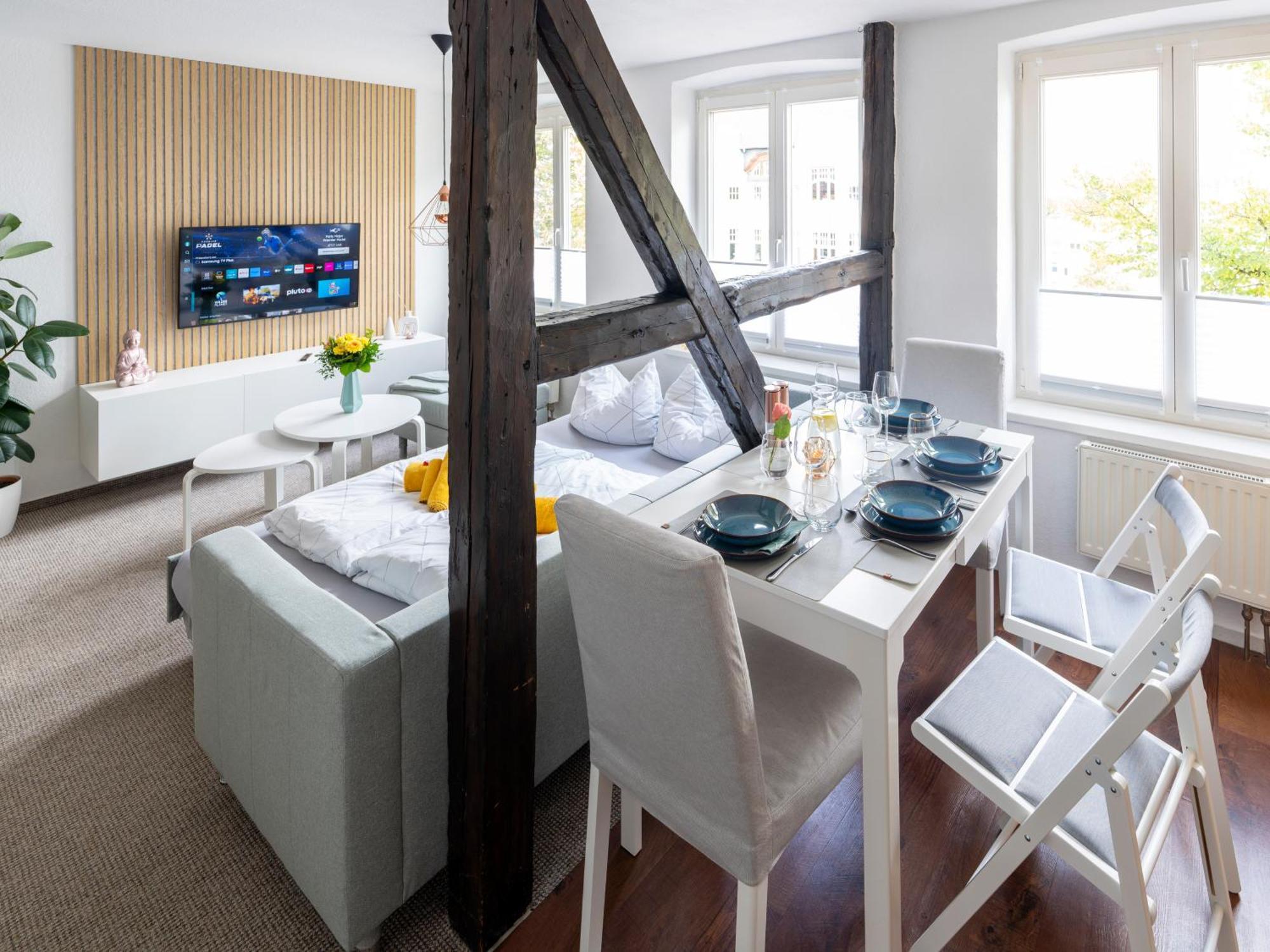 Schlosskoenig - Modernes & Zentrales Apartment Mit Balkon Und Arbeitsplatz Schwerin  Bagian luar foto