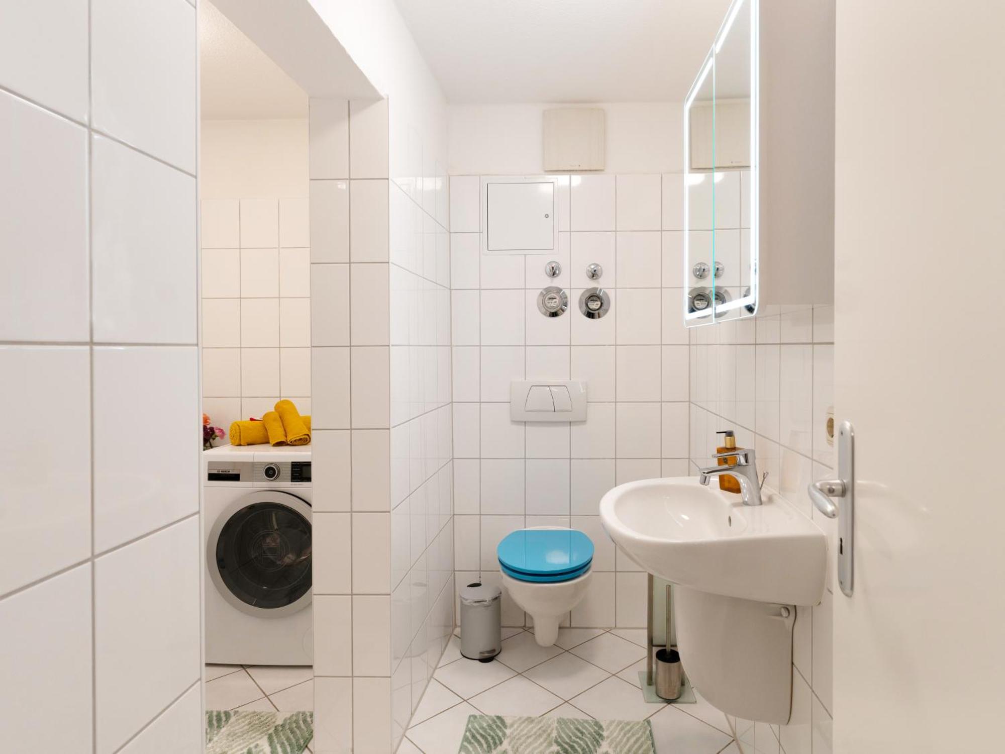 Schlosskoenig - Modernes & Zentrales Apartment Mit Balkon Und Arbeitsplatz Schwerin  Bagian luar foto