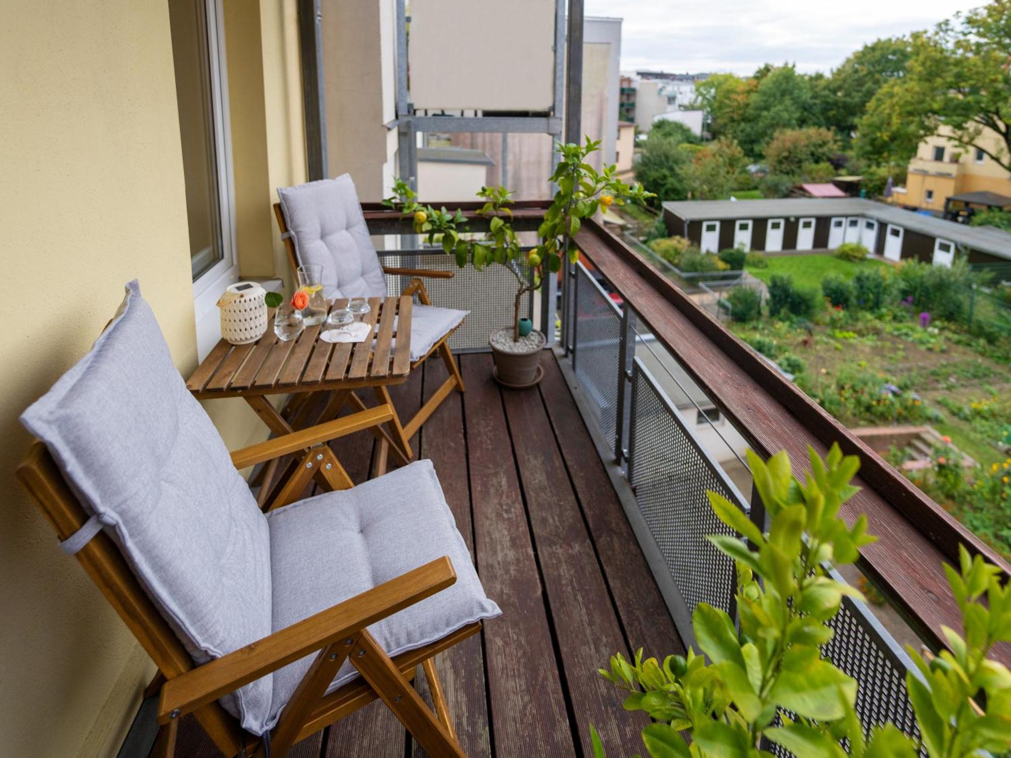 Schlosskoenig - Modernes & Zentrales Apartment Mit Balkon Und Arbeitsplatz Schwerin  Bagian luar foto