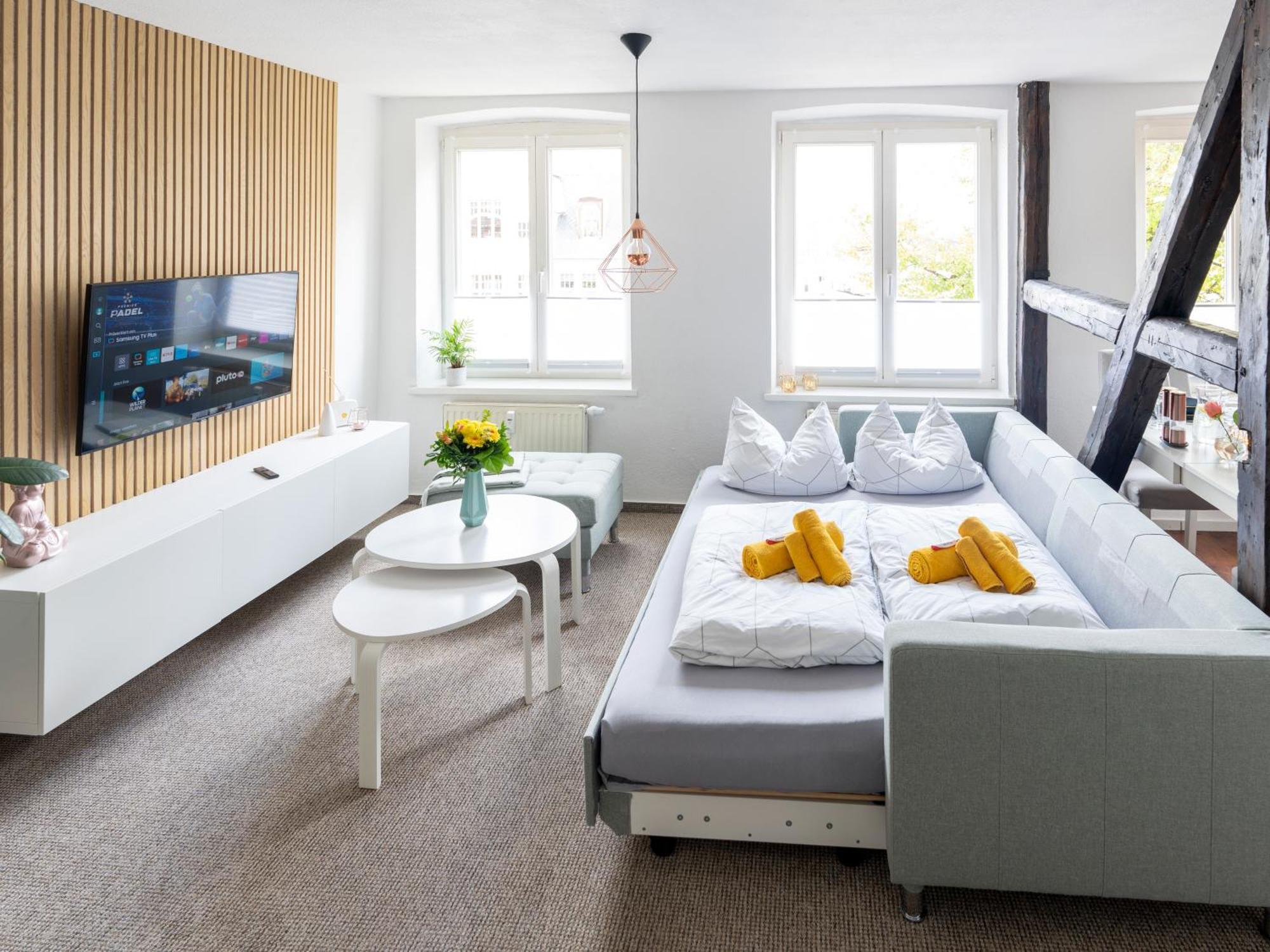 Schlosskoenig - Modernes & Zentrales Apartment Mit Balkon Und Arbeitsplatz Schwerin  Bagian luar foto