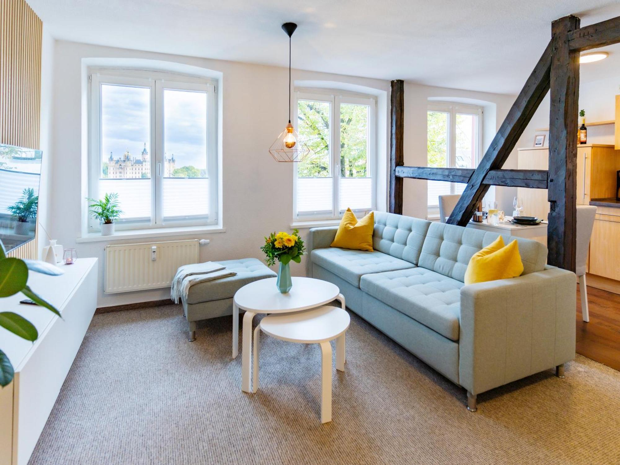 Schlosskoenig - Modernes & Zentrales Apartment Mit Balkon Und Arbeitsplatz Schwerin  Bagian luar foto